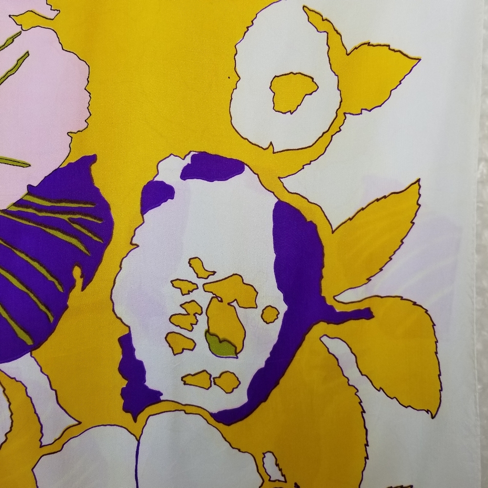 SOLD🌈 1960s Herman Pecker & Co. floral scarf - Picture 4 of 9